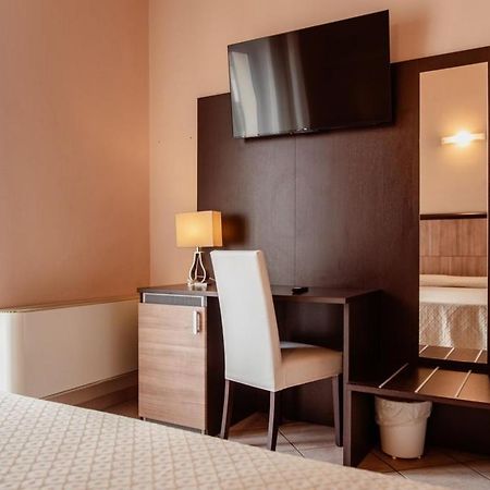 Hotel Rossi มันชาโน ภายนอก รูปภาพ