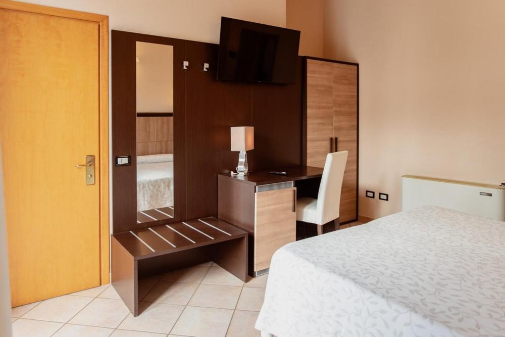 Hotel Rossi มันชาโน ภายนอก รูปภาพ