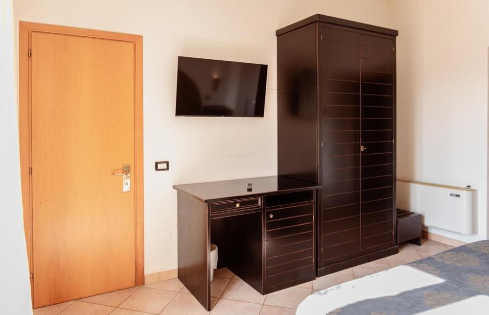 Hotel Rossi มันชาโน ภายนอก รูปภาพ