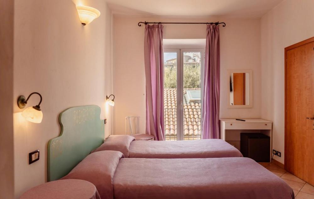 Hotel Rossi มันชาโน ภายนอก รูปภาพ